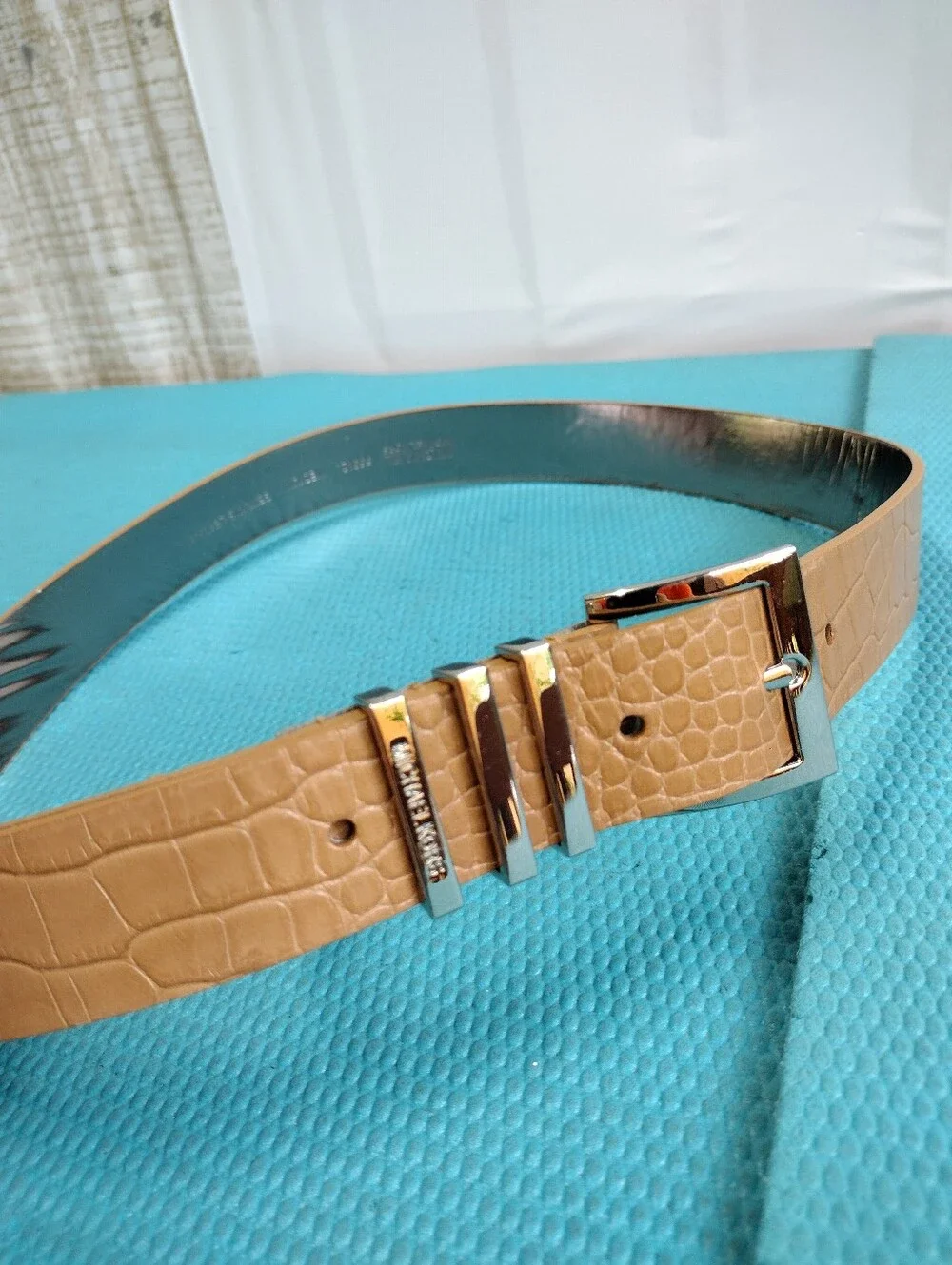 MICHAEL Michael Kors Women's Croc-Embossed Tan Leather Belt Silver Buckle Size M